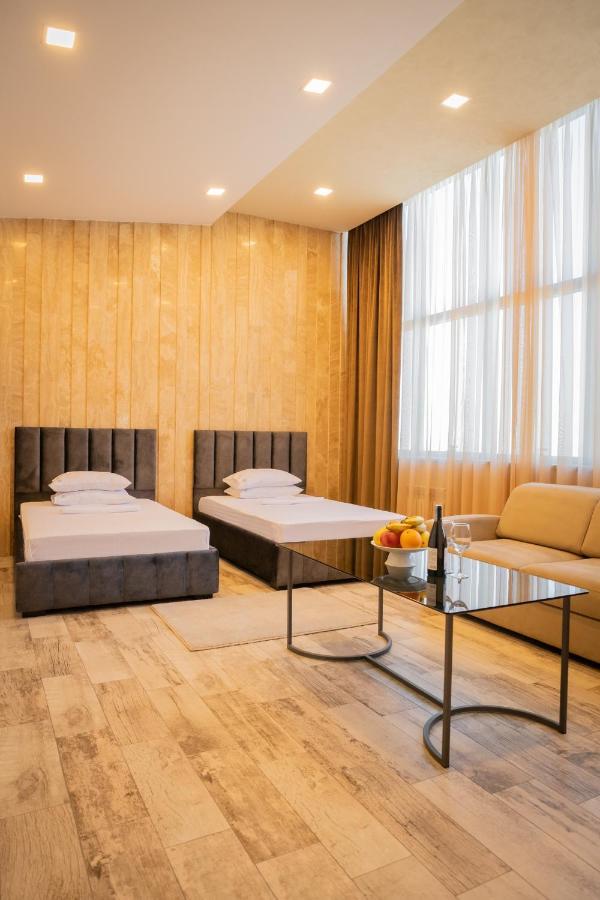 B H Y Guesthouse In Erivan Dış mekan fotoğraf