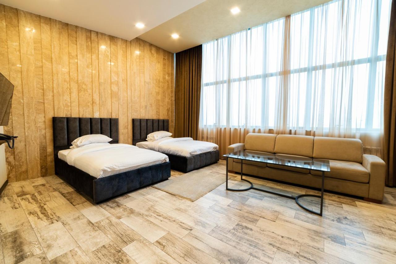 B H Y Guesthouse In Erivan Dış mekan fotoğraf