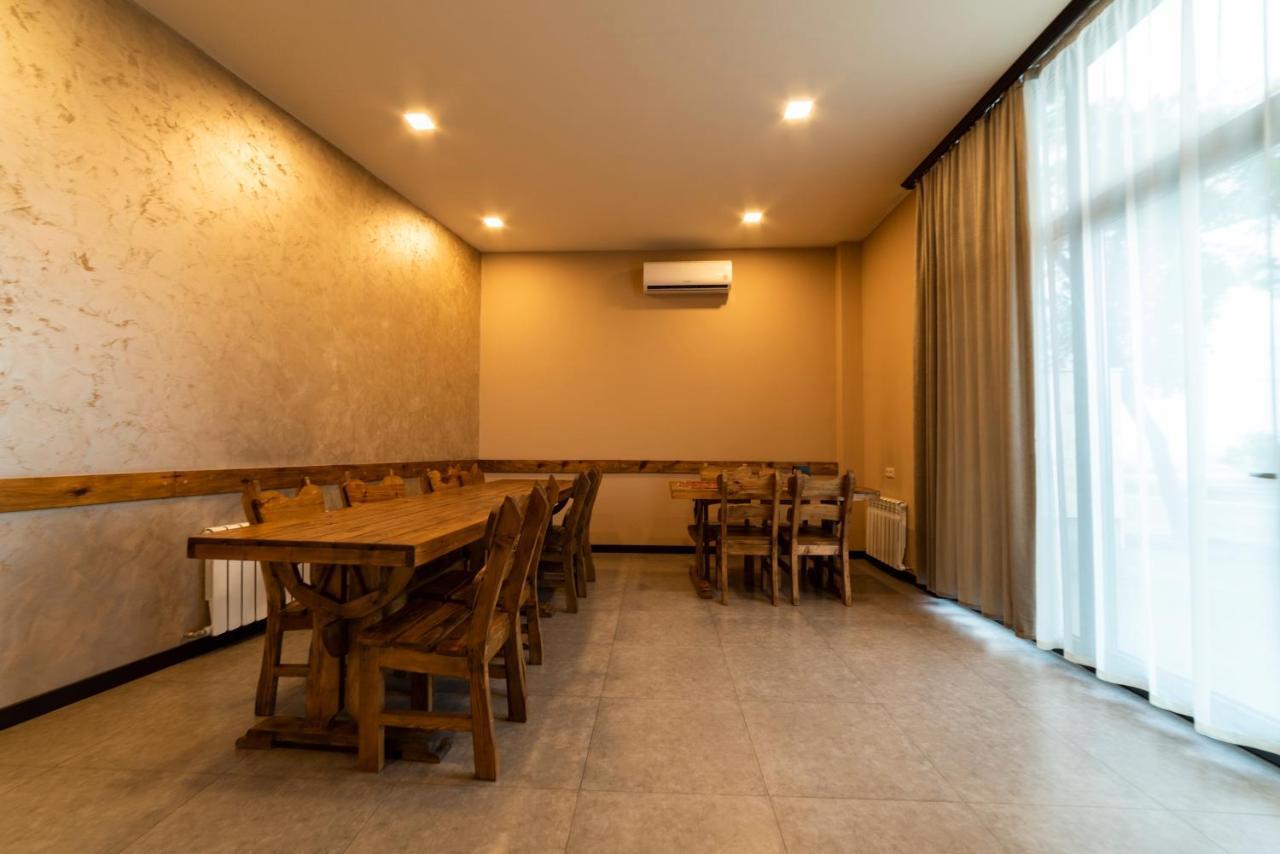 B H Y Guesthouse In Erivan Dış mekan fotoğraf