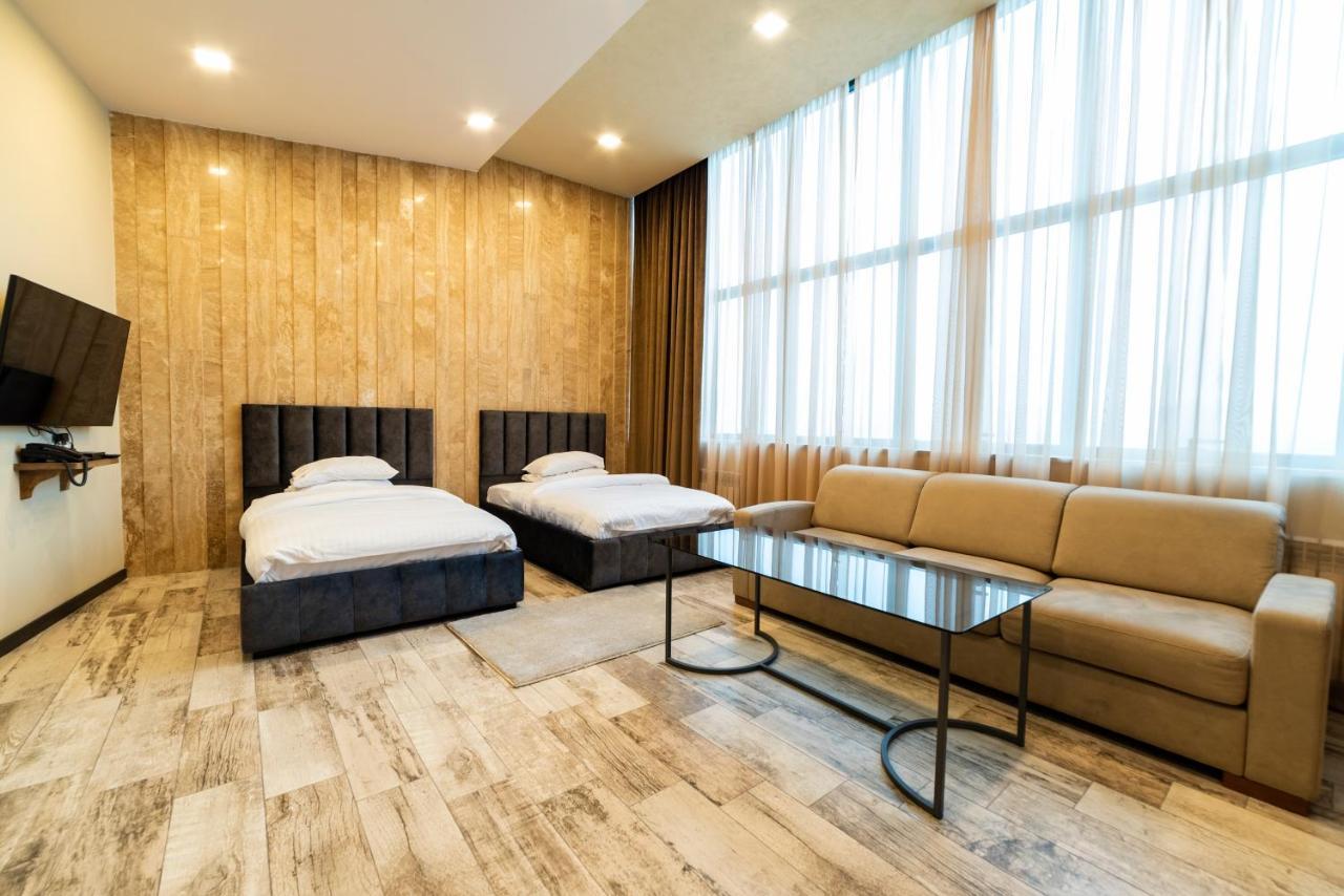 B H Y Guesthouse In Erivan Dış mekan fotoğraf